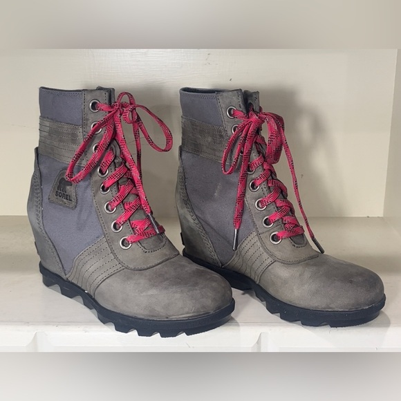 Sorel Women’s Lexie Wedge Waterproof Lug Sole Boots Size 8.5 - Picture 3 of 12